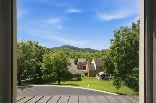 332 Ardsley Pl, Nashville, TN 37215