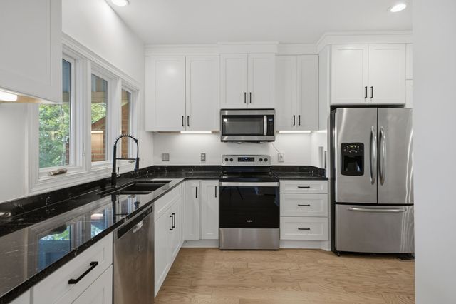332 Ardsley Pl, Nashville, TN 37215