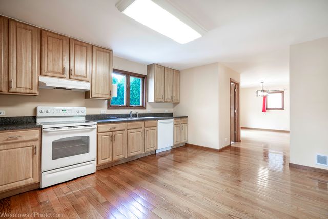 511 W Palatine Road, Palatine, IL 60067