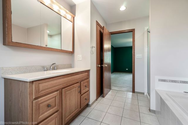 511 W Palatine Road, Palatine, IL 60067