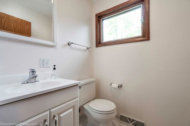 511 W Palatine Road, Palatine, IL 60067