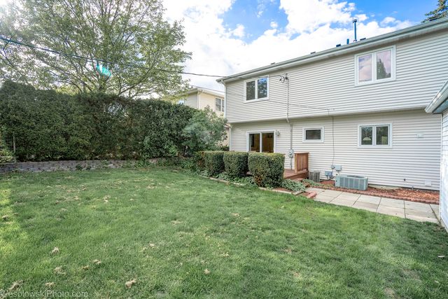 511 W Palatine Road, Palatine, IL 60067