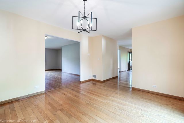 511 W Palatine Road, Palatine, IL 60067