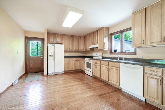511 W Palatine Road, Palatine, IL 60067