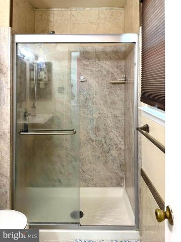 114 BURNAM WOOD CT, Mount Laurel, NJ 08054