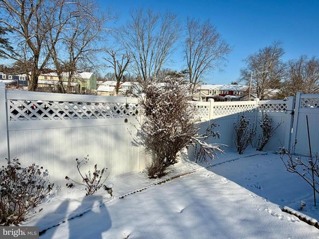 114 BURNAM WOOD CT, Mount Laurel, NJ 08054