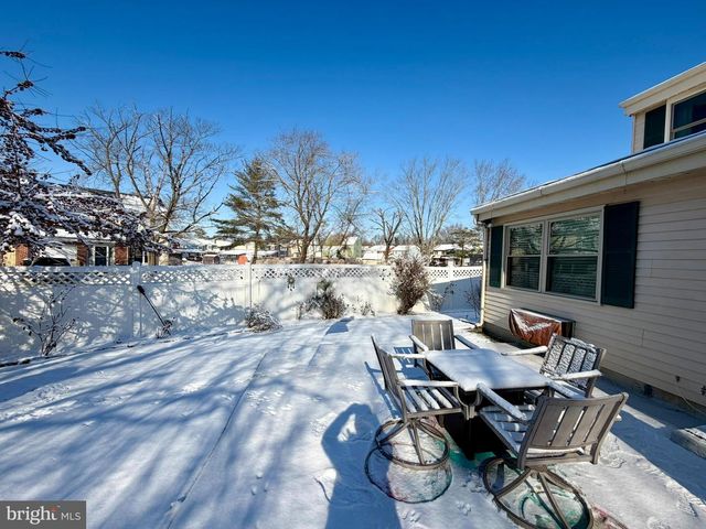 114 BURNAM WOOD CT, Mount Laurel, NJ 08054