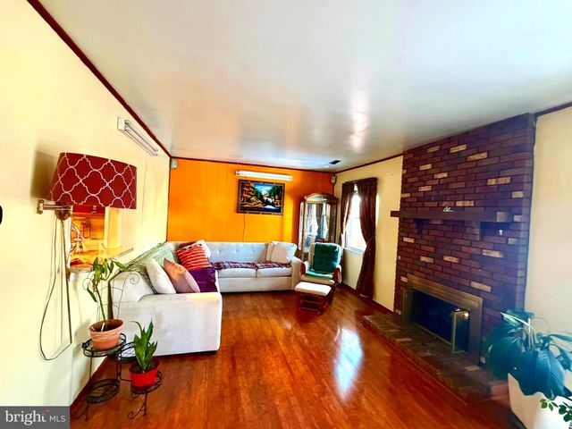 114 BURNAM WOOD CT, Mount Laurel, NJ 08054