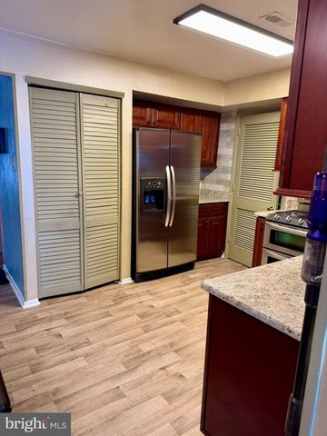 114 BURNAM WOOD CT, Mount Laurel, NJ 08054