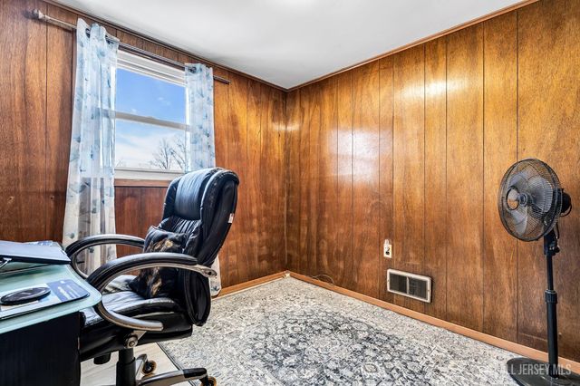 89 W Warren Street, Iselin, NJ 08830