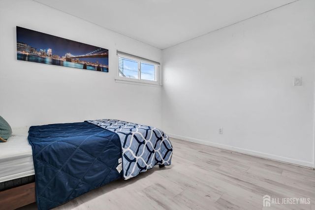 89 W Warren Street, Iselin, NJ 08830