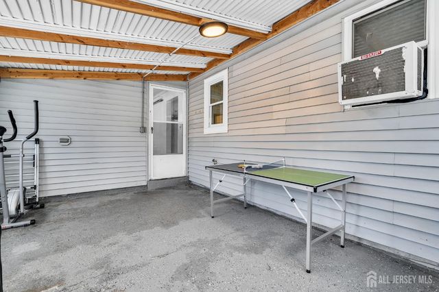 89 W Warren Street, Iselin, NJ 08830