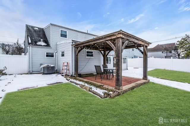 89 W Warren Street, Iselin, NJ 08830