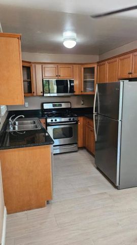 190 Avenida Descanso A, Oceanside, CA 92057
