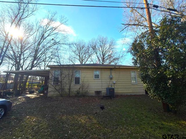 2472 Lovely, Chandler, TX 75758