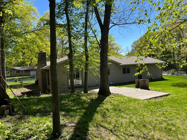 5885 Hidden Oaks Circle SE, Prior Lake, MN 55372