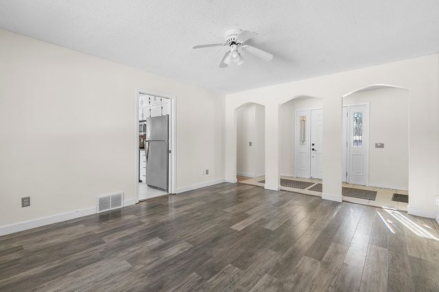 5885 Hidden Oaks Circle SE, Prior Lake, MN 55372