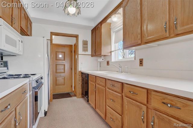11480 Hanford Drive, Warren, MI 48093