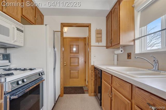 11480 Hanford Drive, Warren, MI 48093
