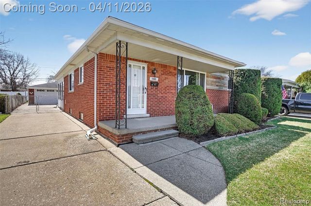 11480 Hanford Drive, Warren, MI 48093