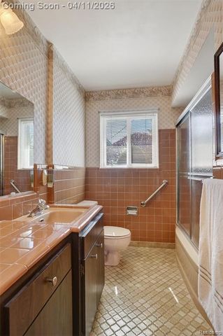 11480 Hanford Drive, Warren, MI 48093