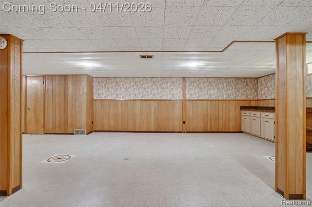 11480 Hanford Drive, Warren, MI 48093