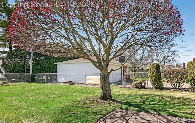 11480 Hanford Drive, Warren, MI 48093