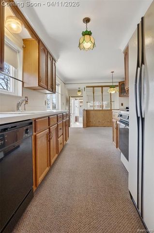 11480 Hanford Drive, Warren, MI 48093