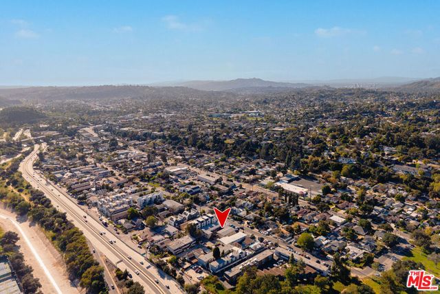 820 Chestnut Avenue, Los Angeles, CA 90042