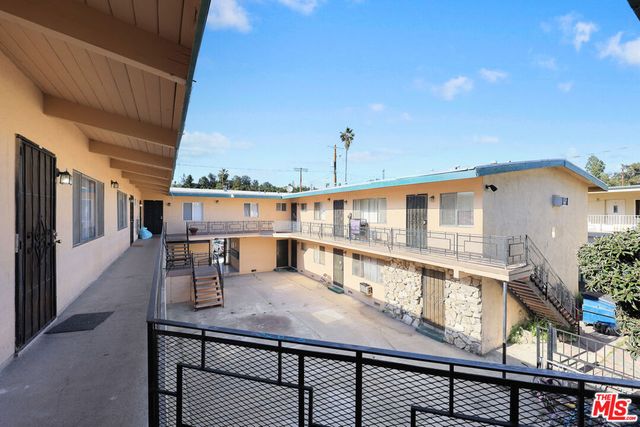 820 Chestnut Avenue, Los Angeles, CA 90042