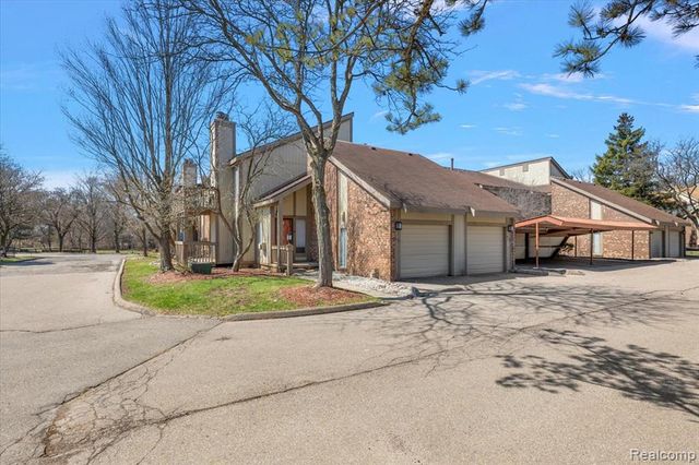 7361 Radcliff Drive, West Bloomfield, MI 48322