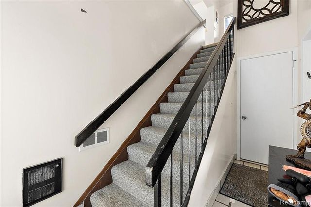 7361 Radcliff Drive, West Bloomfield, MI 48322