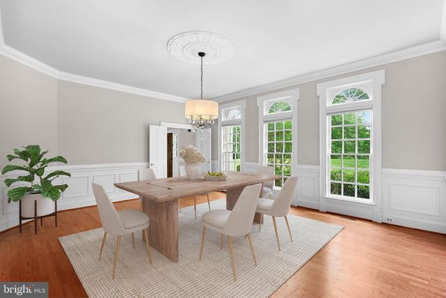 190 FALCON RIDGE RD, Great Falls, VA 22066