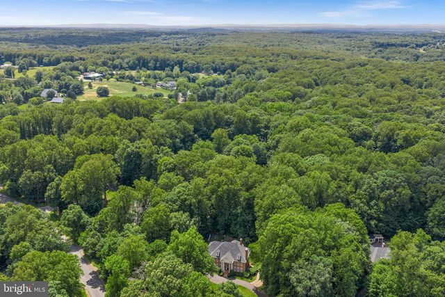 190 FALCON RIDGE RD, Great Falls, VA 22066