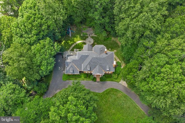 190 FALCON RIDGE RD, Great Falls, VA 22066
