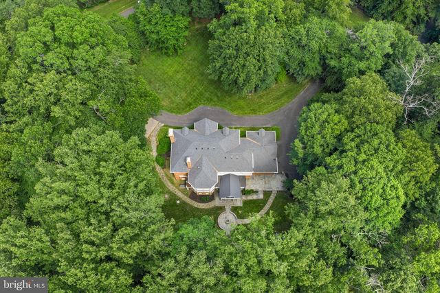 190 FALCON RIDGE RD, Great Falls, VA 22066