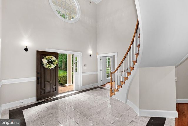 190 FALCON RIDGE RD, Great Falls, VA 22066