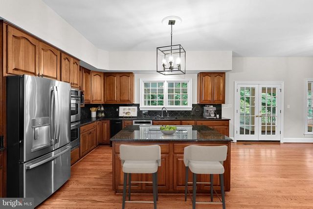 190 FALCON RIDGE RD, Great Falls, VA 22066