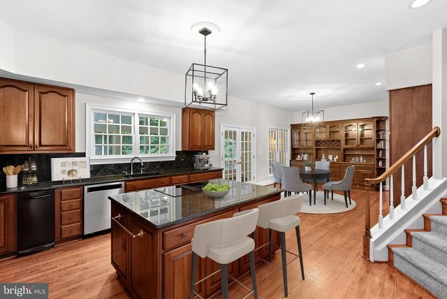190 FALCON RIDGE RD, Great Falls, VA 22066