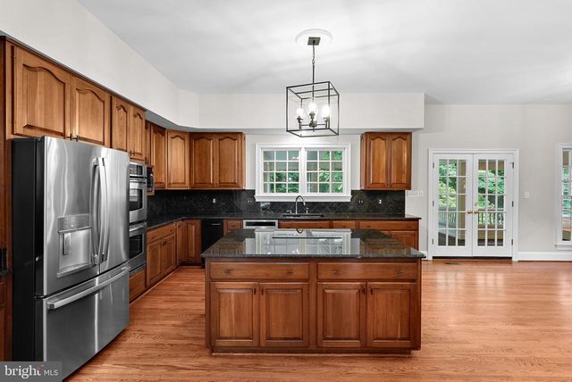 190 FALCON RIDGE RD, Great Falls, VA 22066