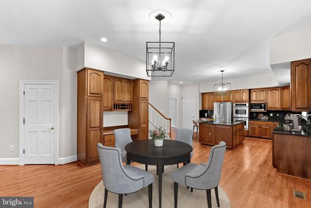 190 FALCON RIDGE RD, Great Falls, VA 22066