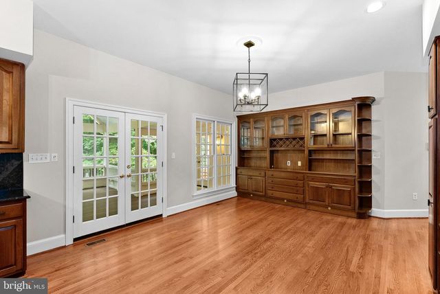 190 FALCON RIDGE RD, Great Falls, VA 22066