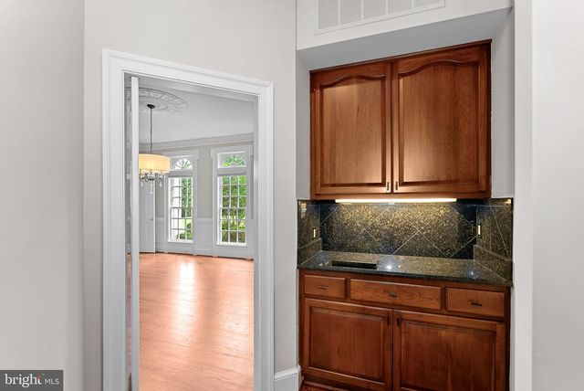 190 FALCON RIDGE RD, Great Falls, VA 22066