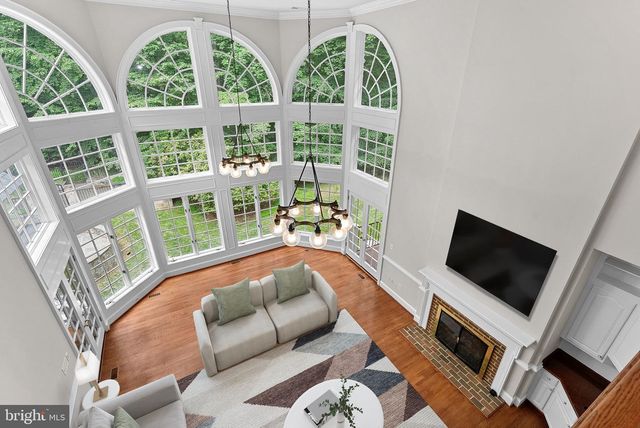190 FALCON RIDGE RD, Great Falls, VA 22066