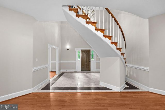190 FALCON RIDGE RD, Great Falls, VA 22066