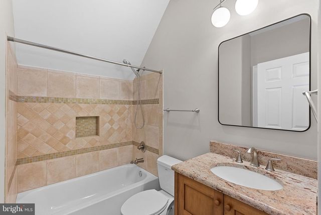 190 FALCON RIDGE RD, Great Falls, VA 22066