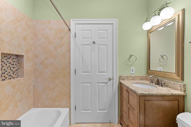 190 FALCON RIDGE RD, Great Falls, VA 22066