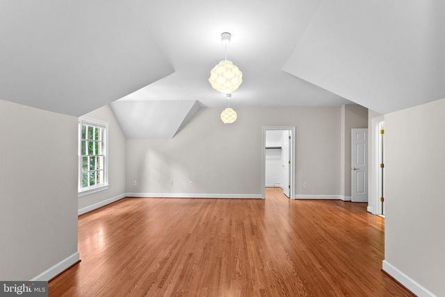 190 FALCON RIDGE RD, Great Falls, VA 22066