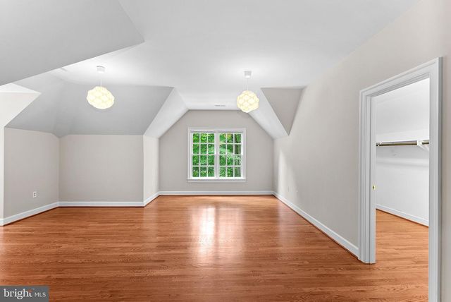 190 FALCON RIDGE RD, Great Falls, VA 22066
