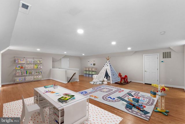 190 FALCON RIDGE RD, Great Falls, VA 22066